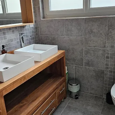 Hébergement de vacances Maison Spacieuse 8 Personnes à *